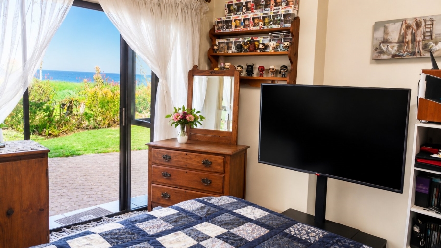 5 Bedroom Property for Sale in Outeniqua Strand Western Cape